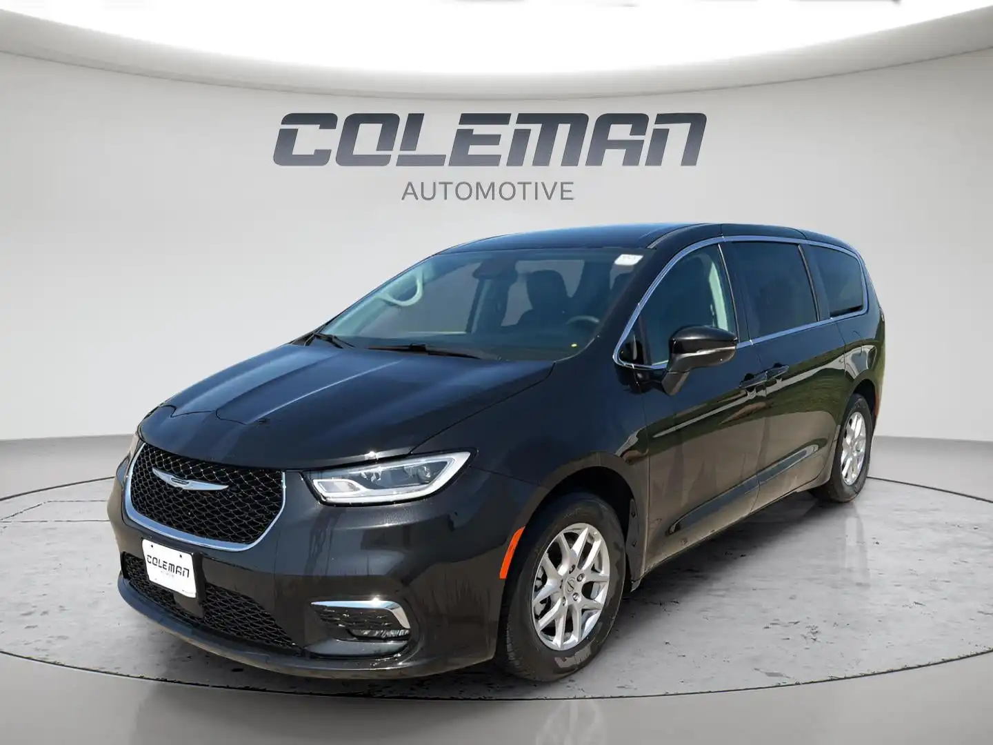 2023 Chrysler Pacifica Touring L's photo