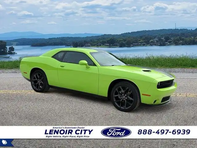2023 Dodge Challenger SXT Auto's photo