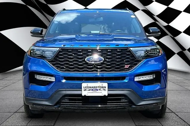 2022 Ford Explorer ST 4WD photo 3