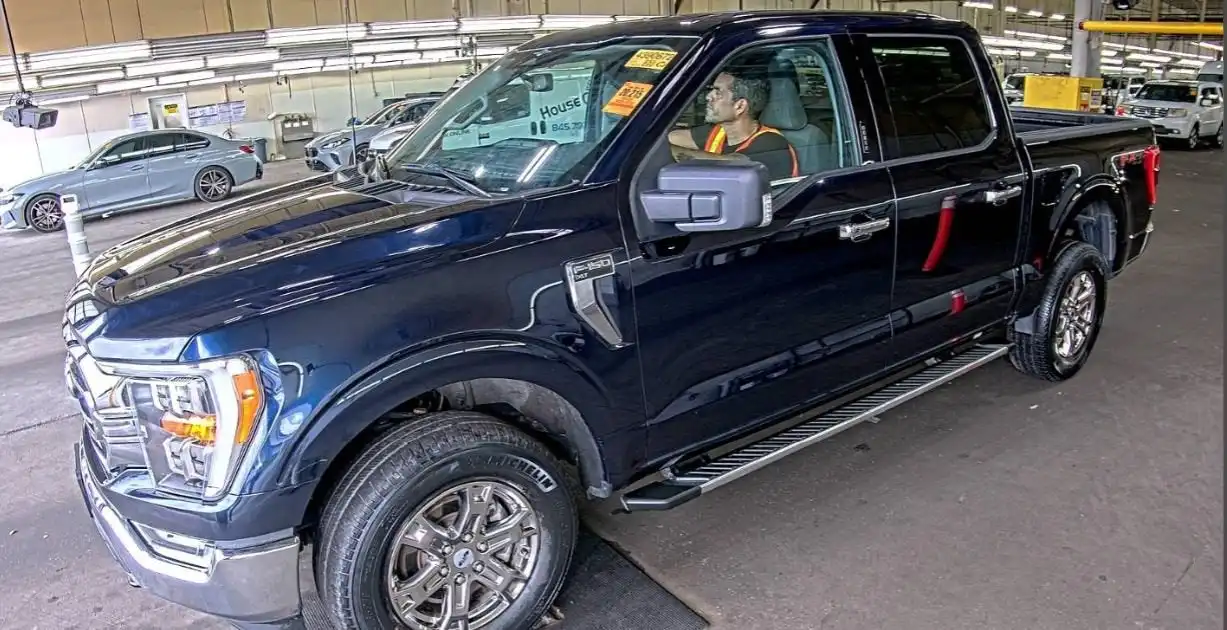 2023 Ford F-150 XLT 4WD SuperCrew 5-1/2' Box's photo