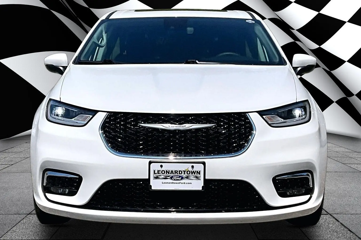 2023 Chrysler Pacifica Touring L AWD photo 3
