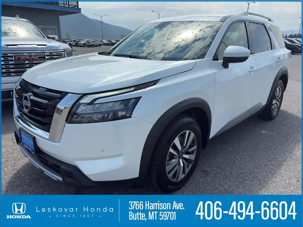 2025 Nissan Pathfinder SL 4WD's photo