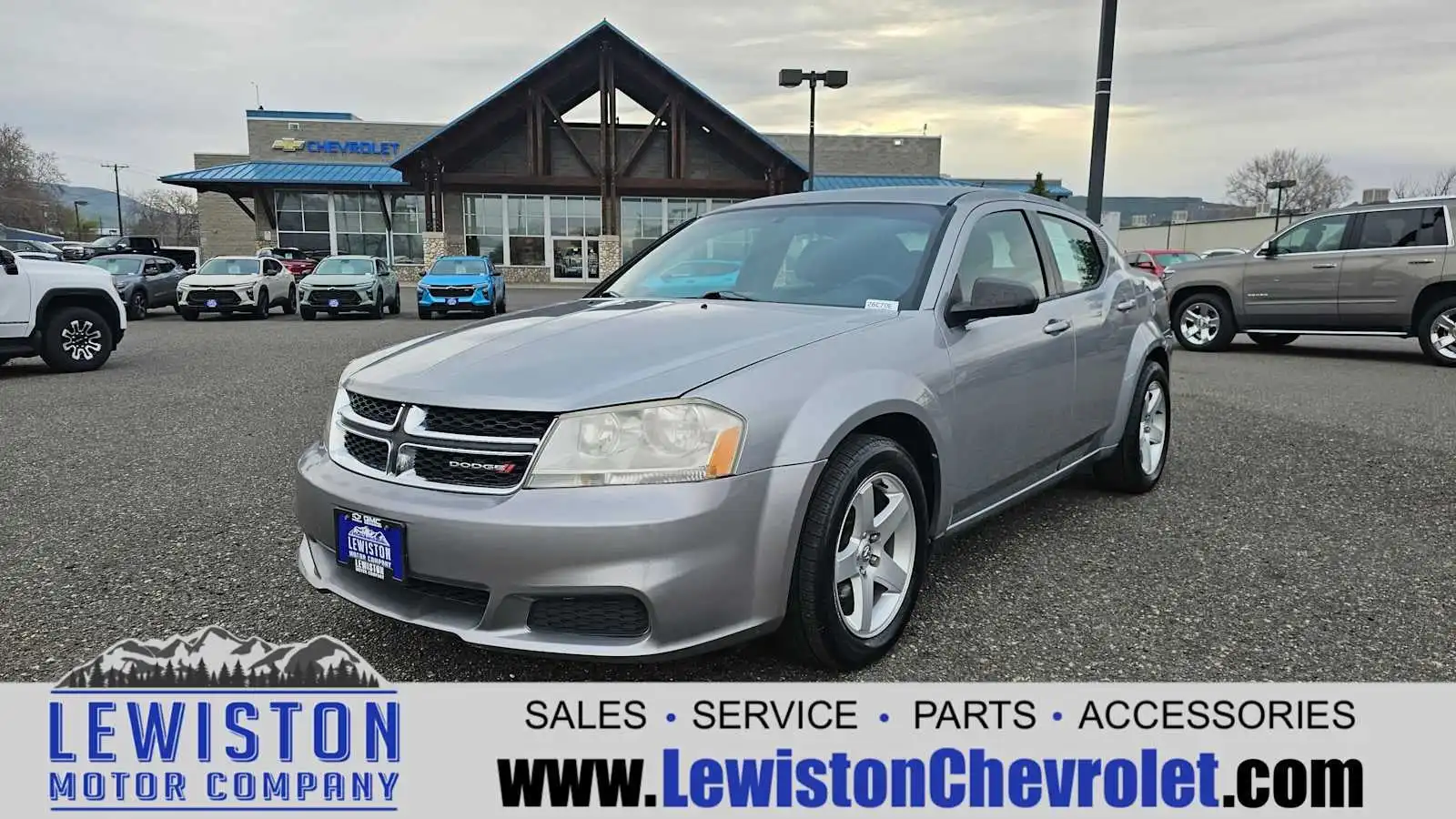2013 Dodge Avenger SE's photo