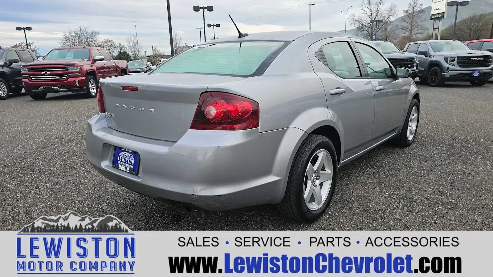 2013 Dodge Avenger SE photo 5