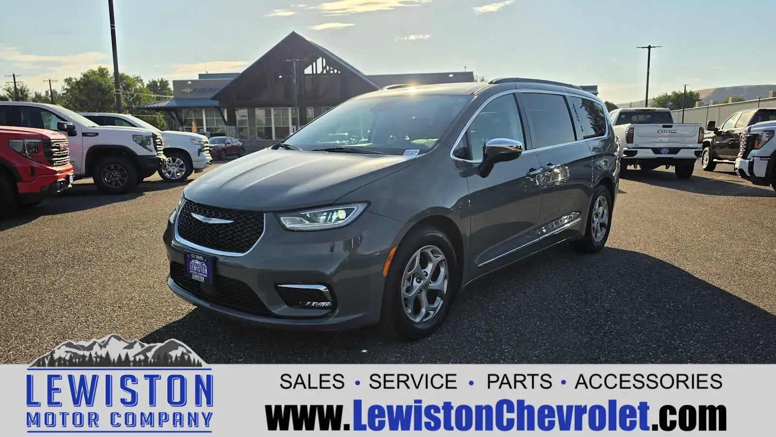 2023 Chrysler Pacifica Limited photo 1