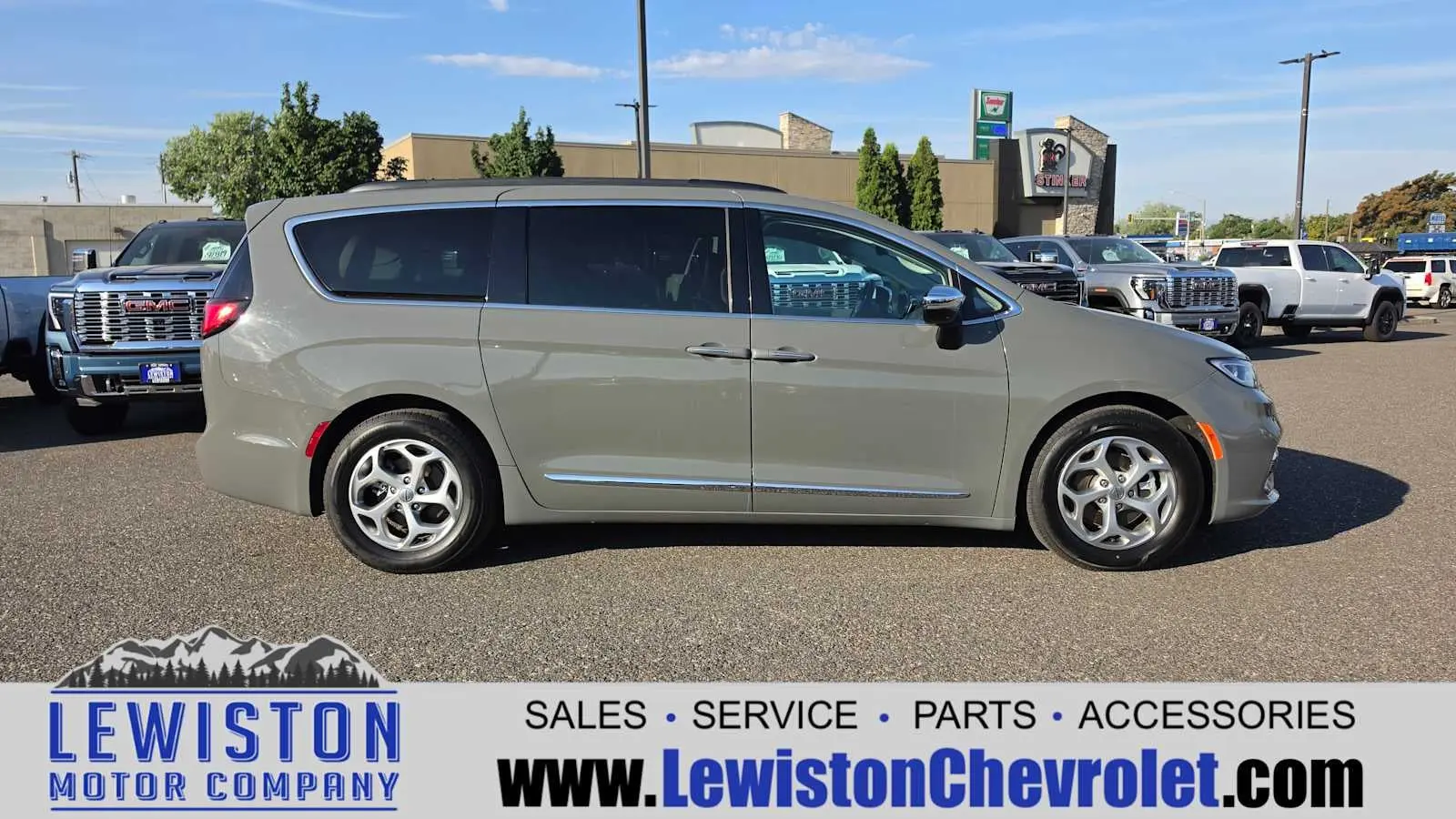 2023 Chrysler Pacifica Limited photo 4