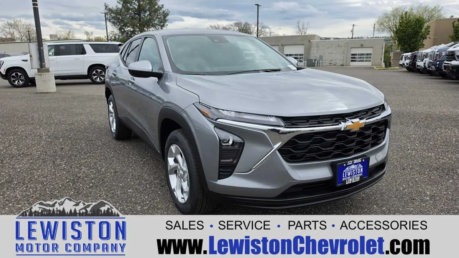 2026 Chevrolet Trax LS photo 3