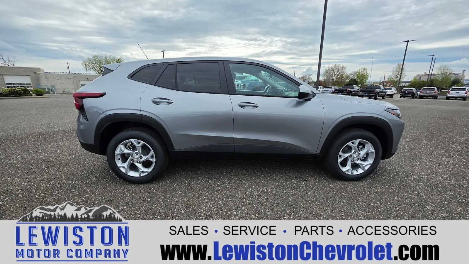 2026 Chevrolet Trax LS photo 4