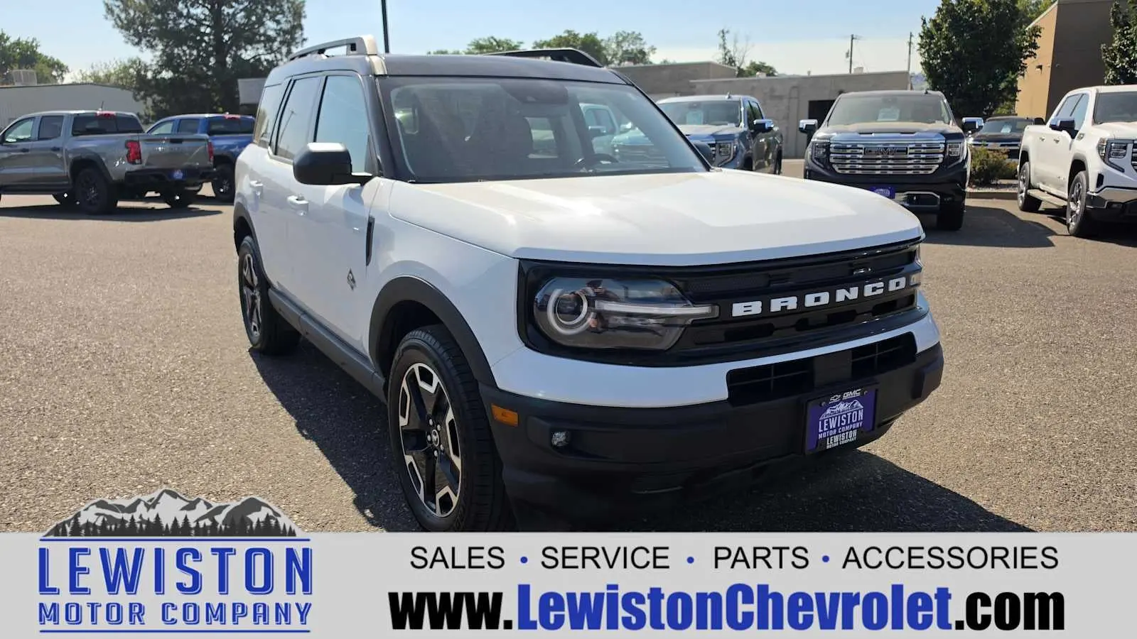 2023 Ford Bronco Sport Outer Banks 4WD photo 3
