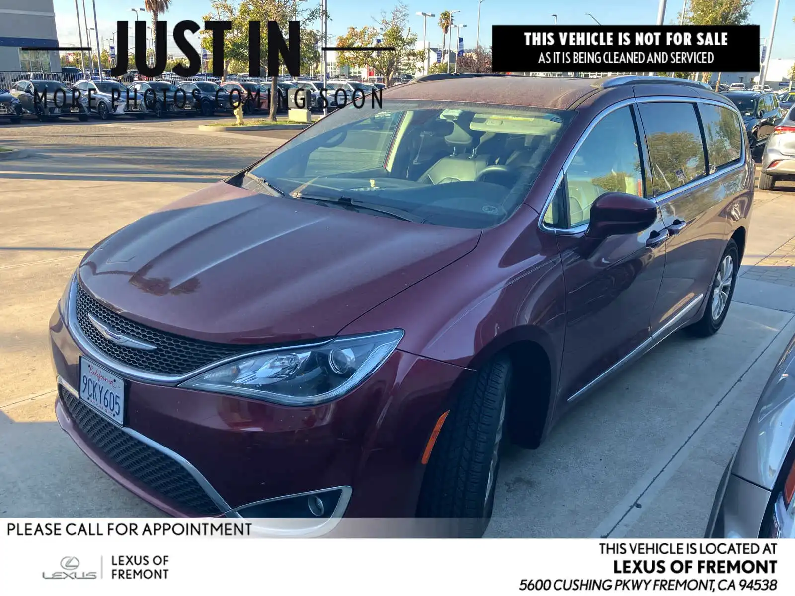 2018 Chrysler Pacifica Touring L's photo