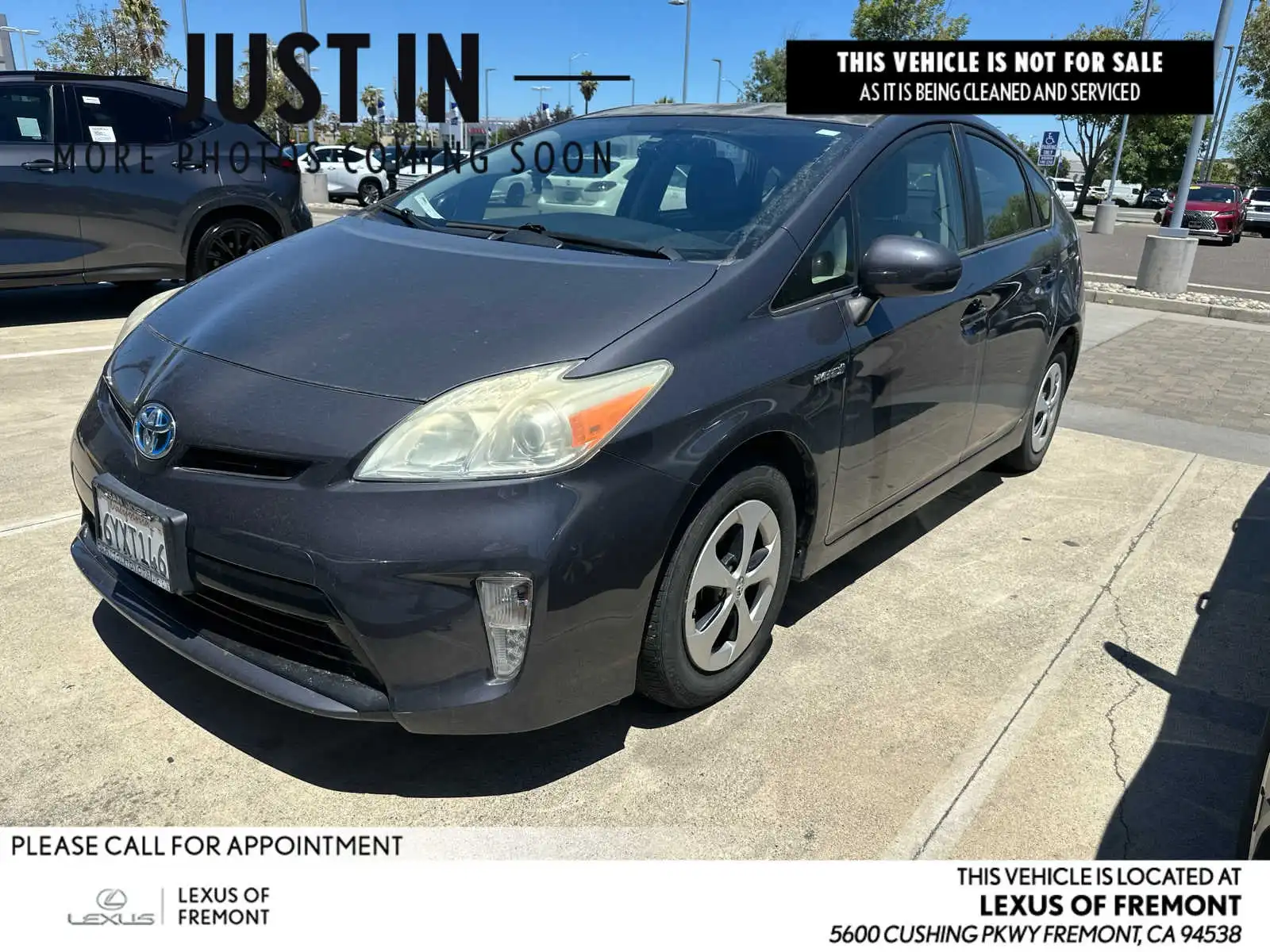 2013 Toyota Prius Four's photo