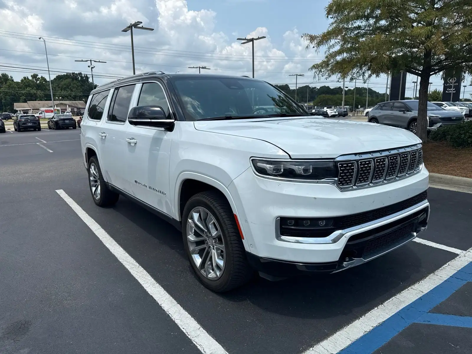 2023 Jeep Grand Wagoneer L Series II 4WD's photo