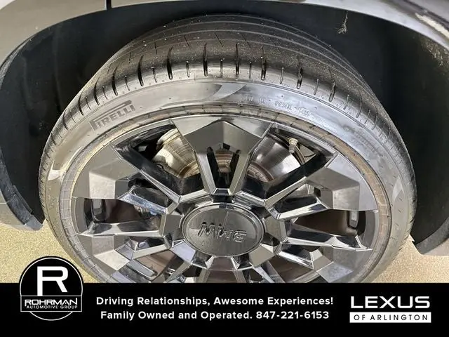 2023 BMW XM Base photo 5