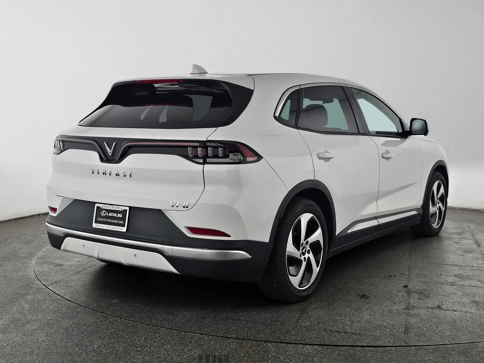 2023 VinFast VF 8 VF 8 Enhanced Range photo 3
