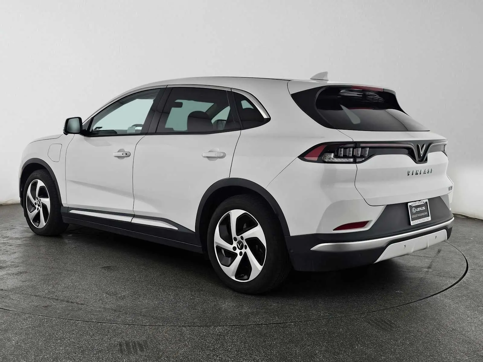 2023 VinFast VF 8 VF 8 Enhanced Range photo 5