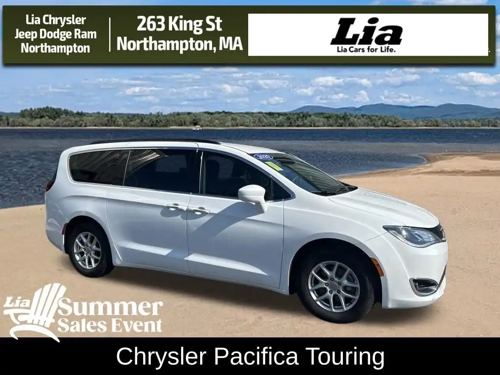 2020 Chrysler Pacifica Touring's photo