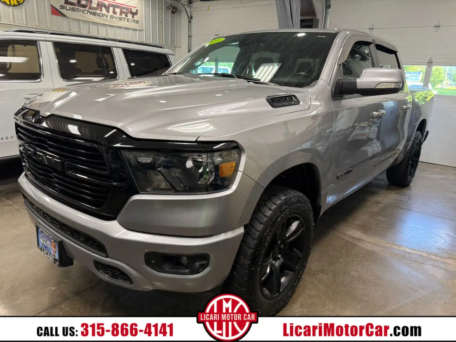 2020 RAM 1500 Big Horn/Lone Star 4x4 Crew Cab 5'7's photo