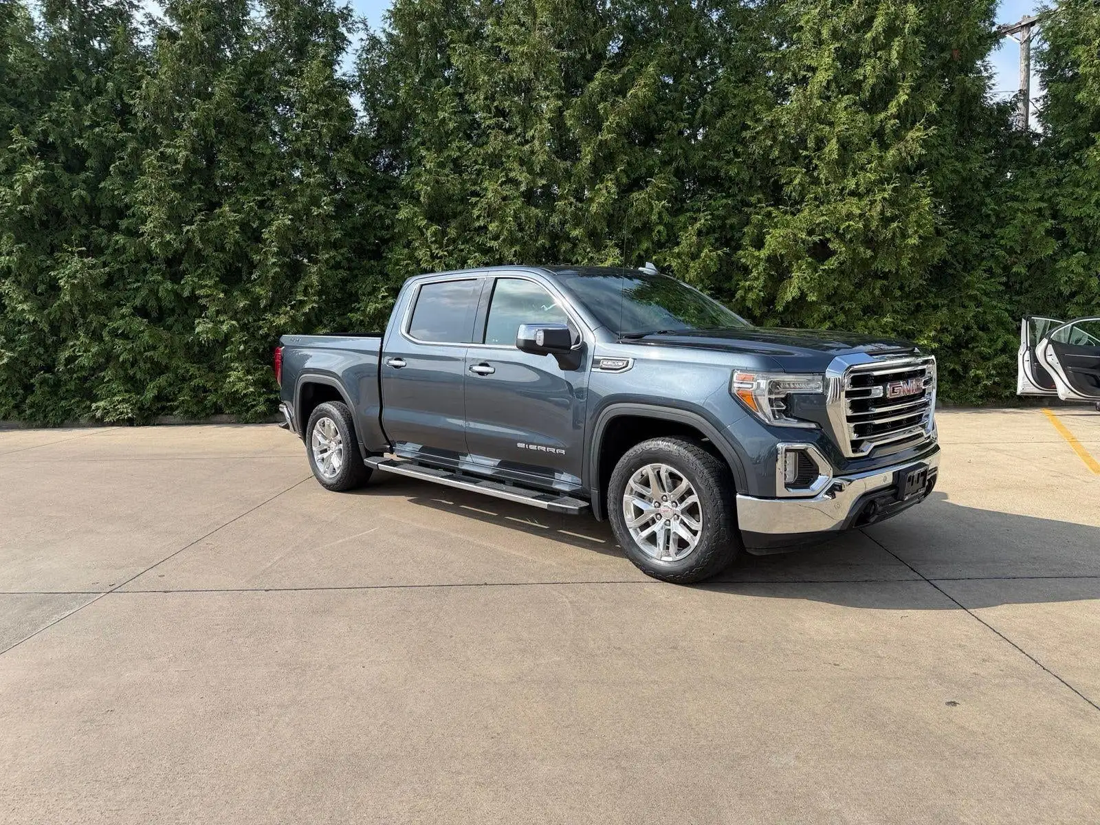 2019 GMC Sierra SLT 4WD Crew Cab Short Box's photo