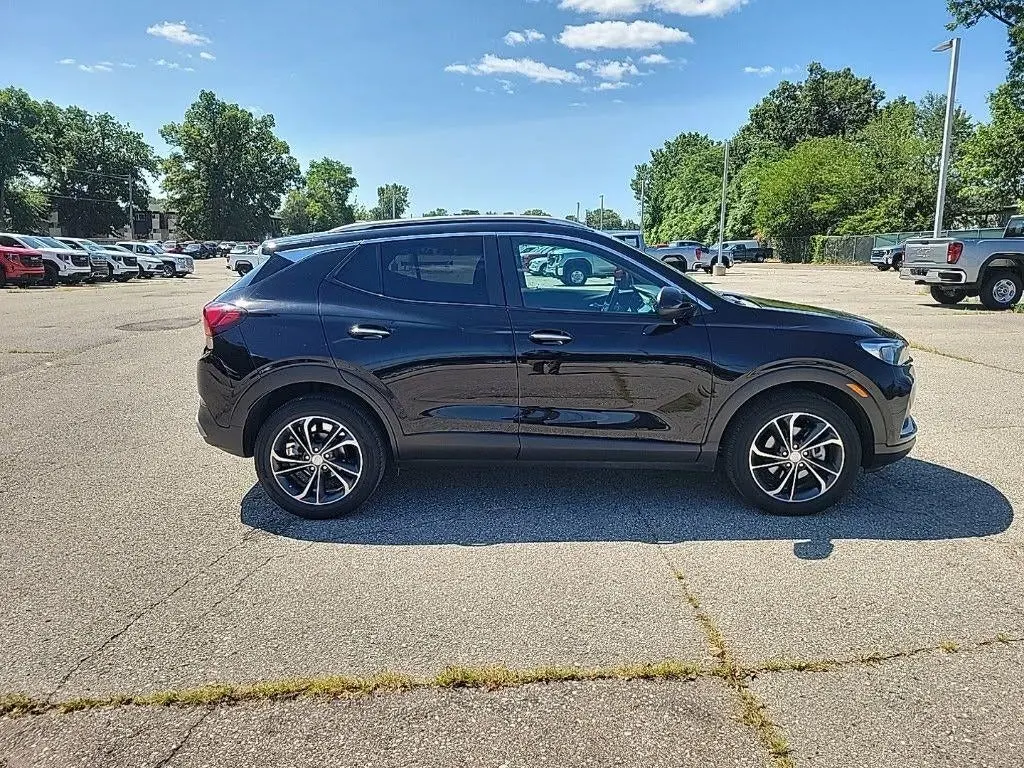 2023 Buick Encore GX Select photo 3