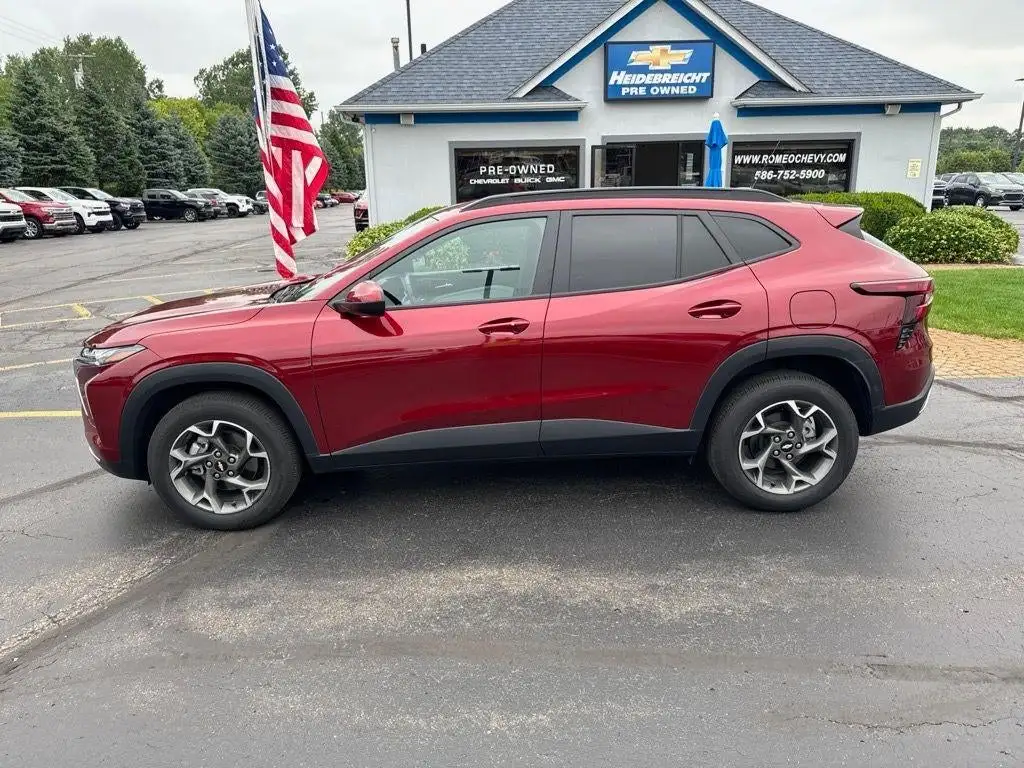 2024 Chevrolet Trax LT's photo