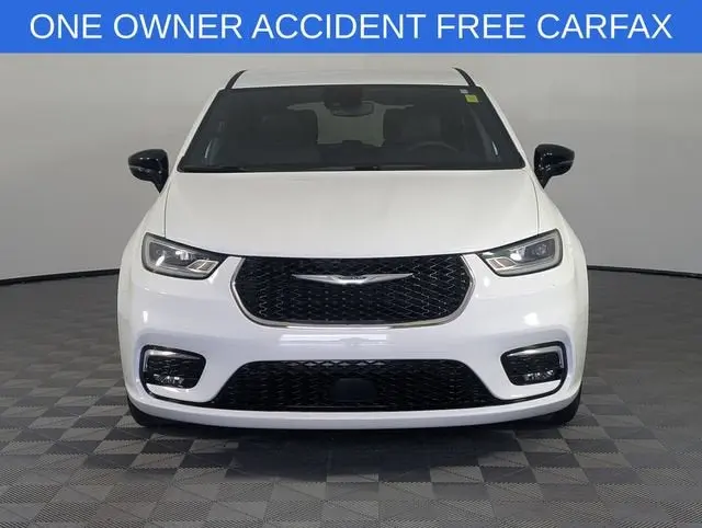 2025 Chrysler Pacifica Select photo 3
