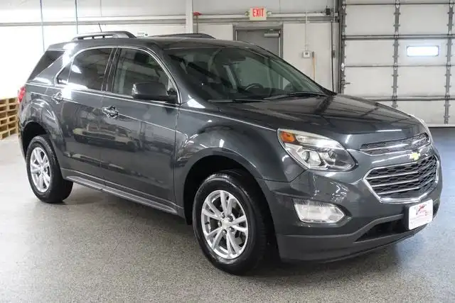 2017 Chevrolet Equinox LT's photo