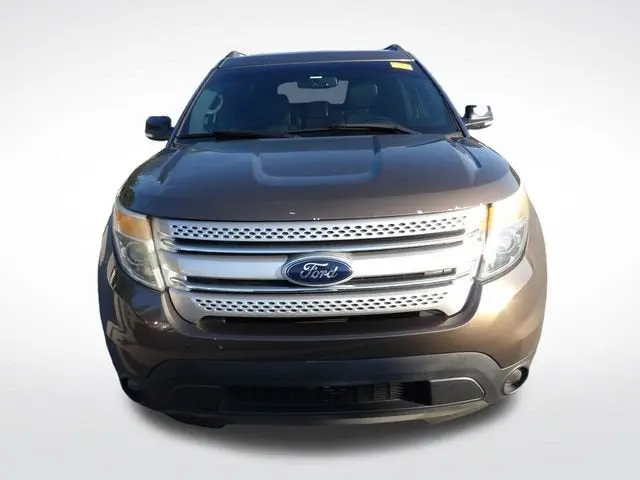 2015 Ford Explorer XLT photo 3