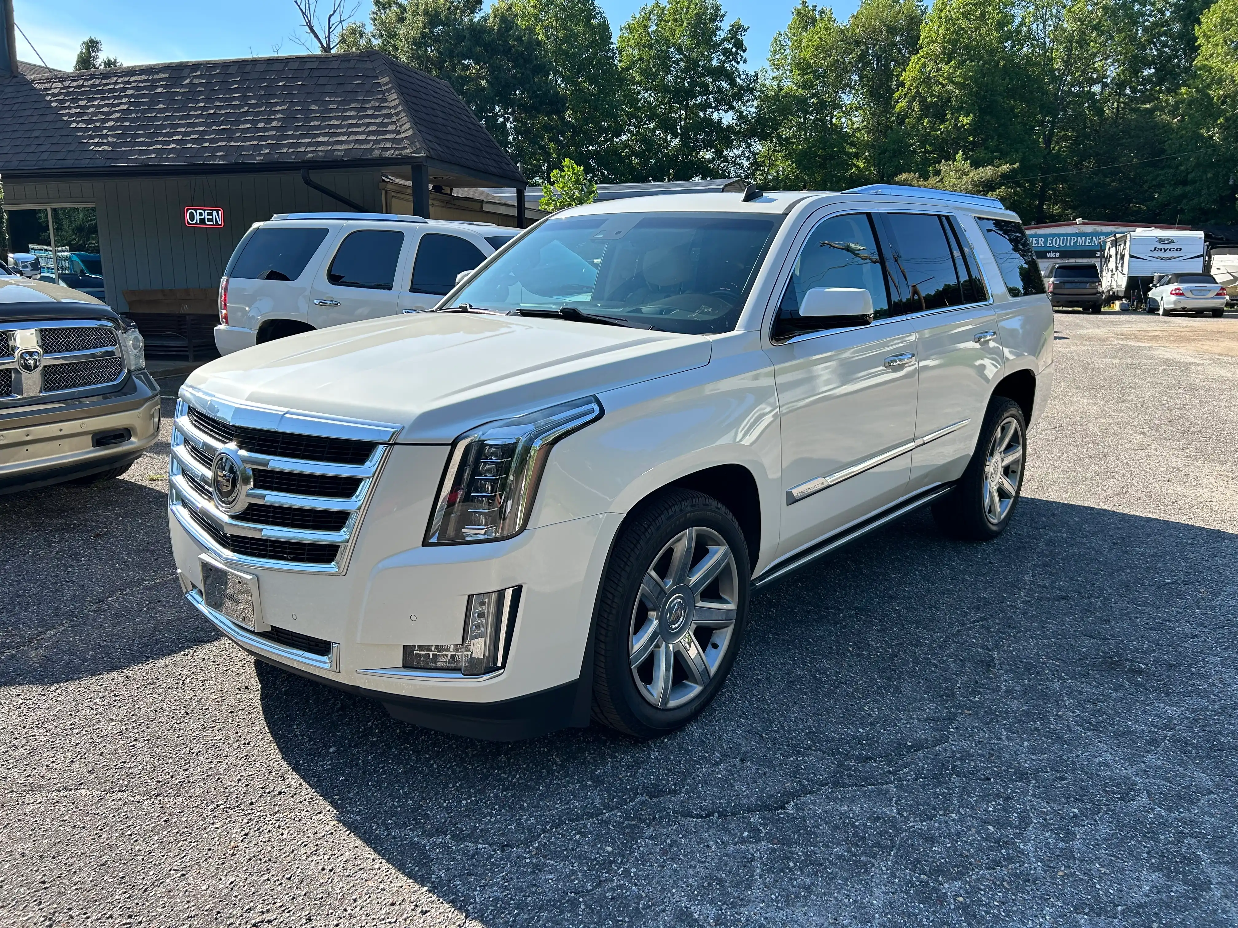 2015 Cadillac Escalade AWD Premium's photo