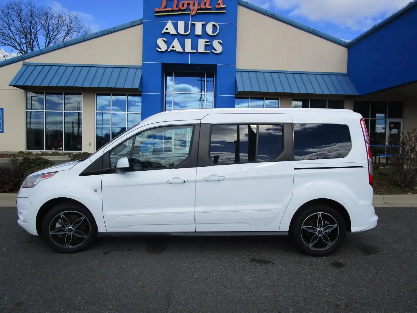 2017 Ford Transit Connect Titanium LWB Wagon's photo