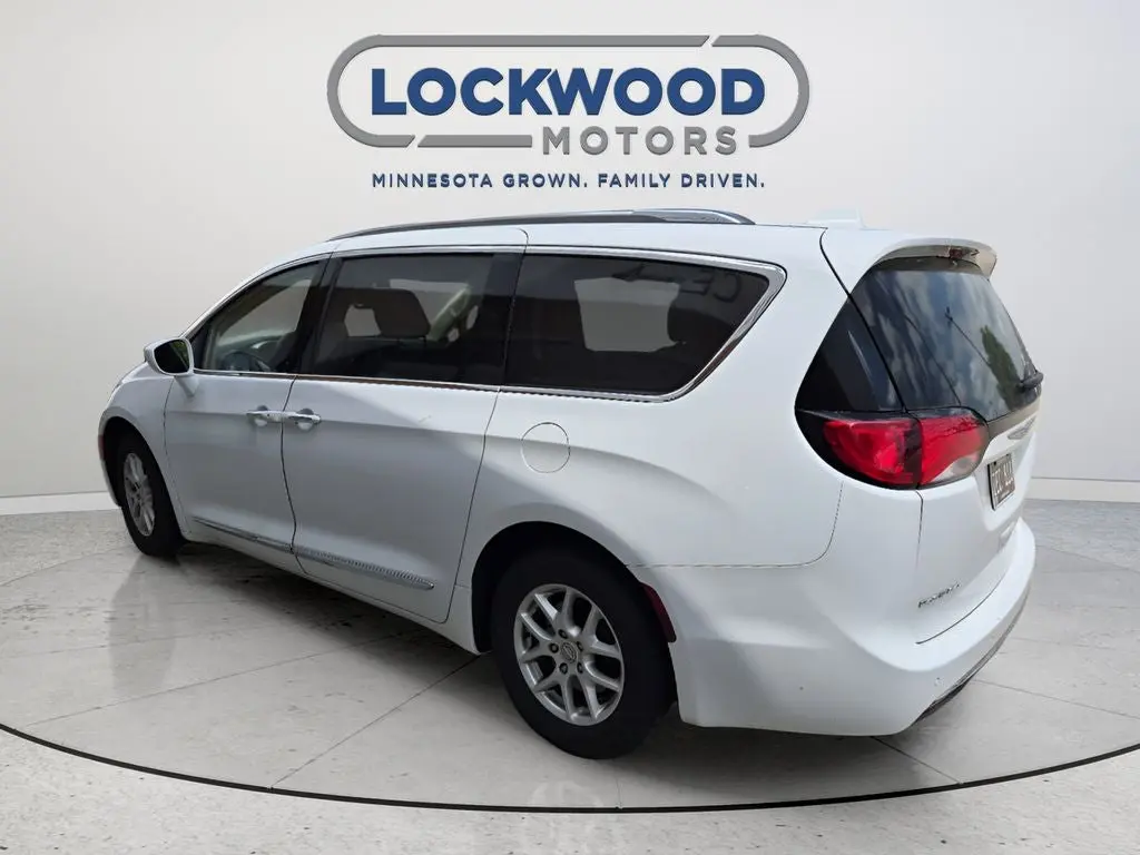 2020 Chrysler Pacifica Touring L photo 4