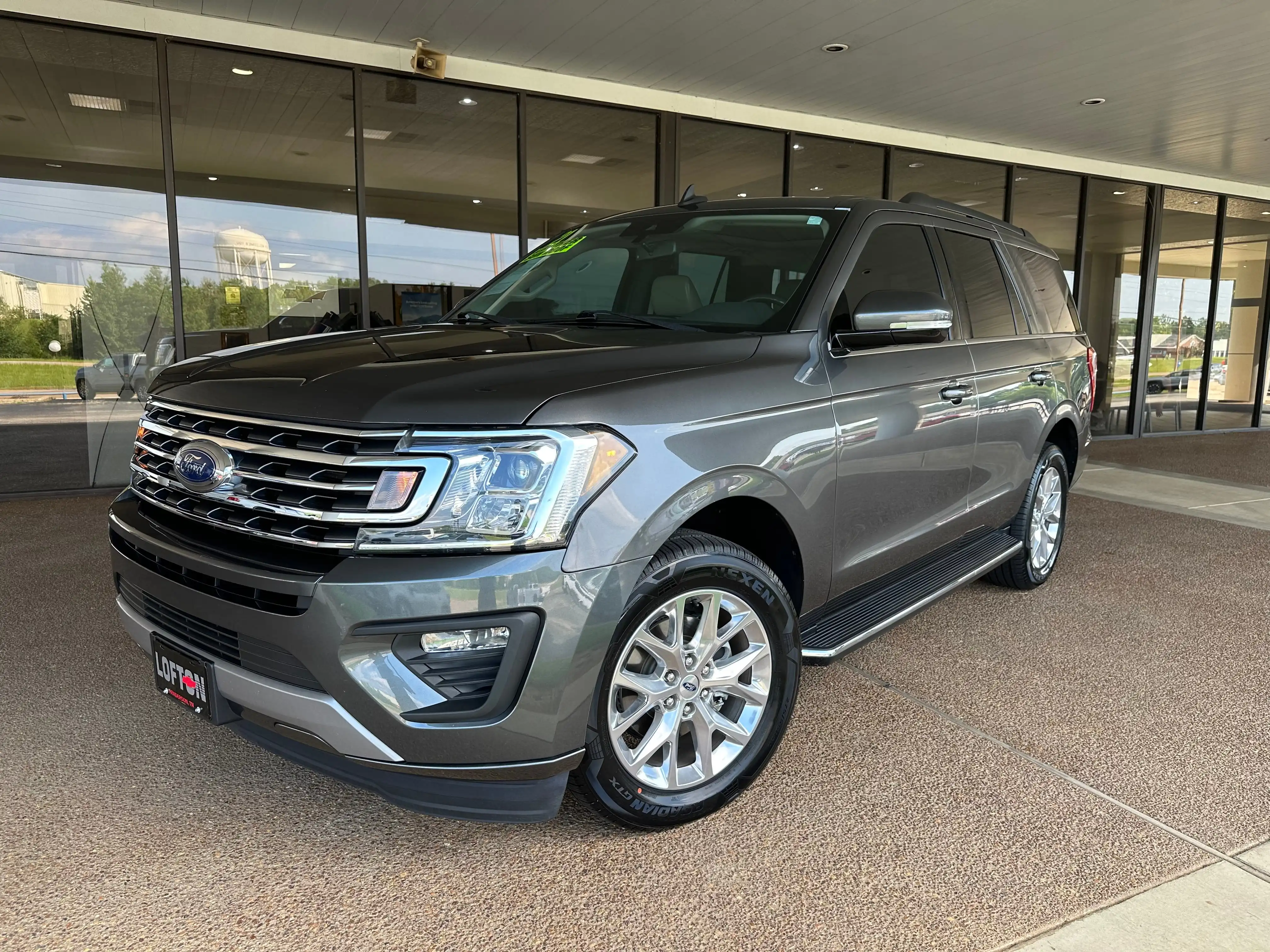 2021 Ford Expedition XLT's photo