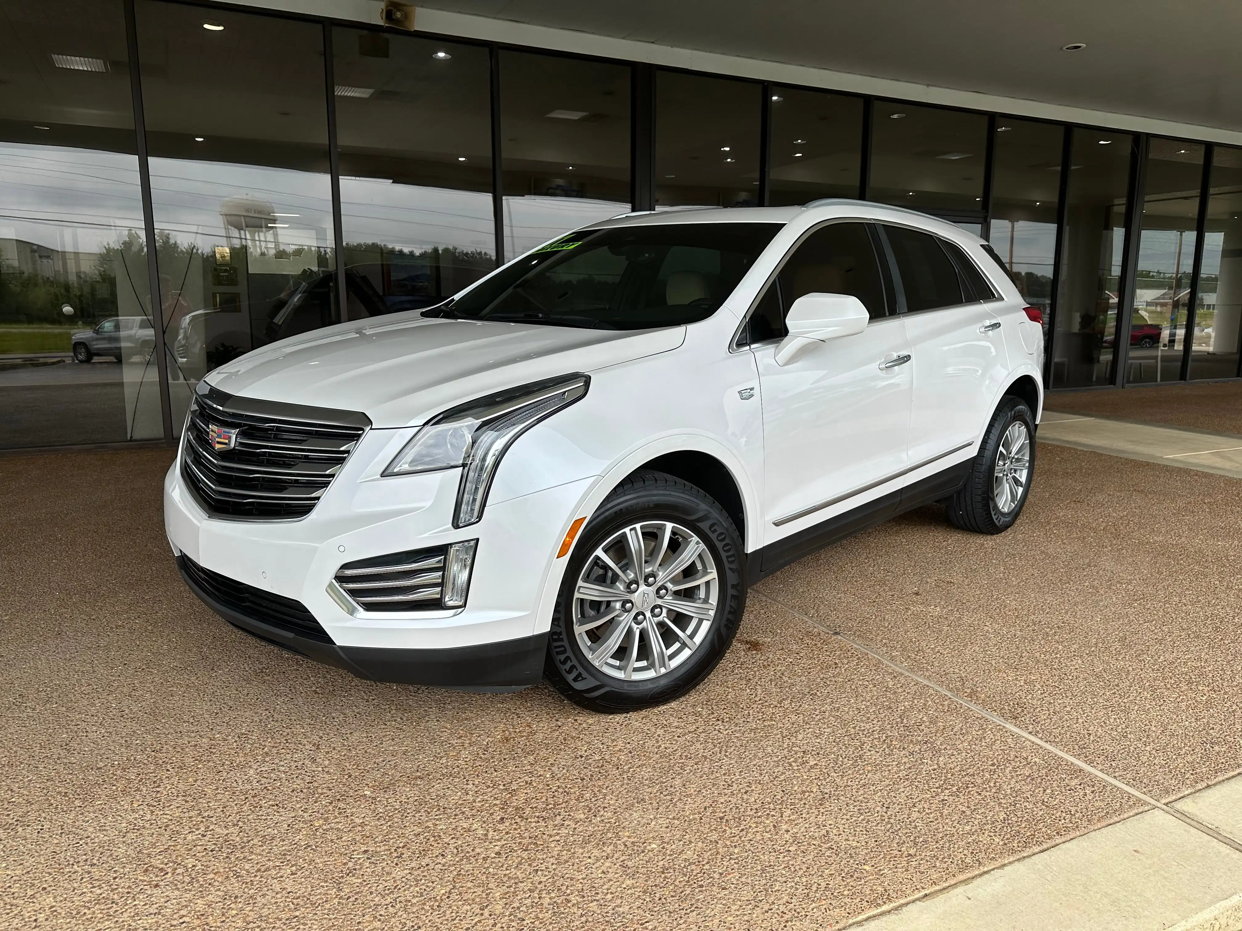 2017 Cadillac XT5 FWD Luxury's photo