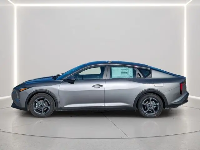 2026 Kia K4 LXS Auto photo 3