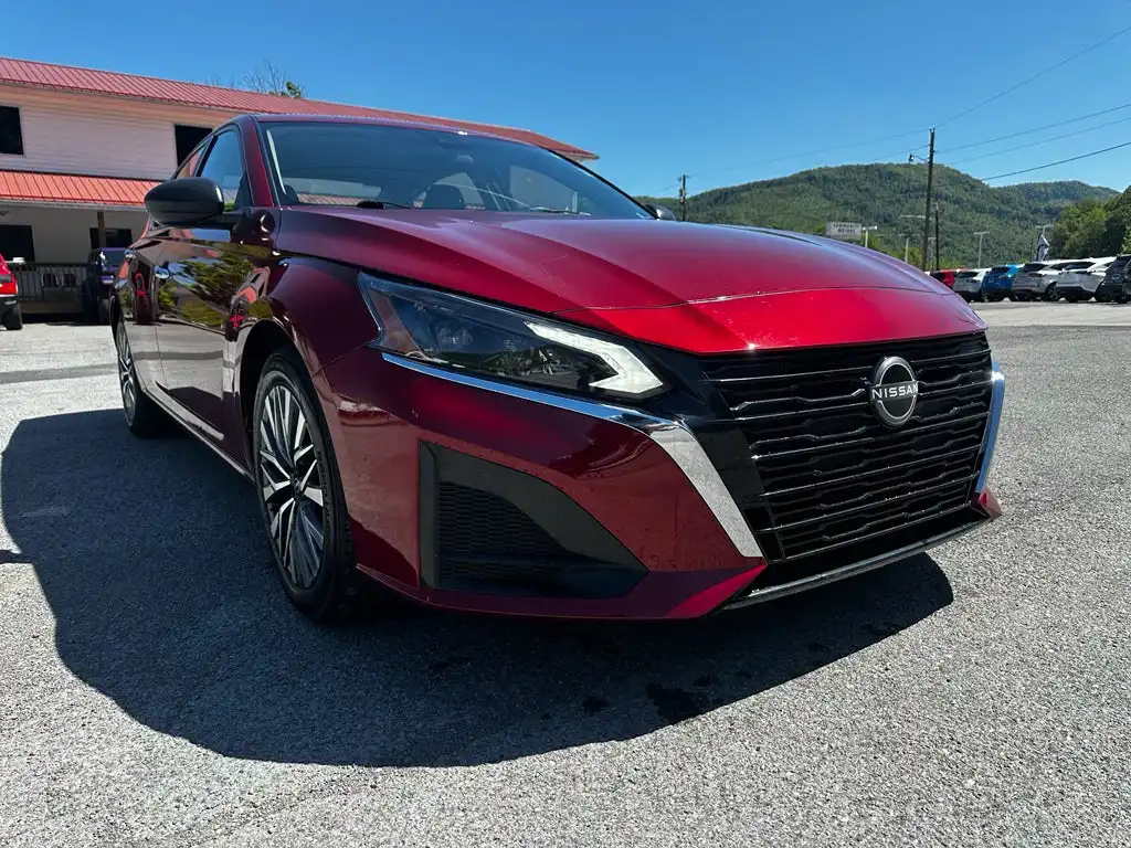 2024 Nissan Altima 2.5 SV's photo