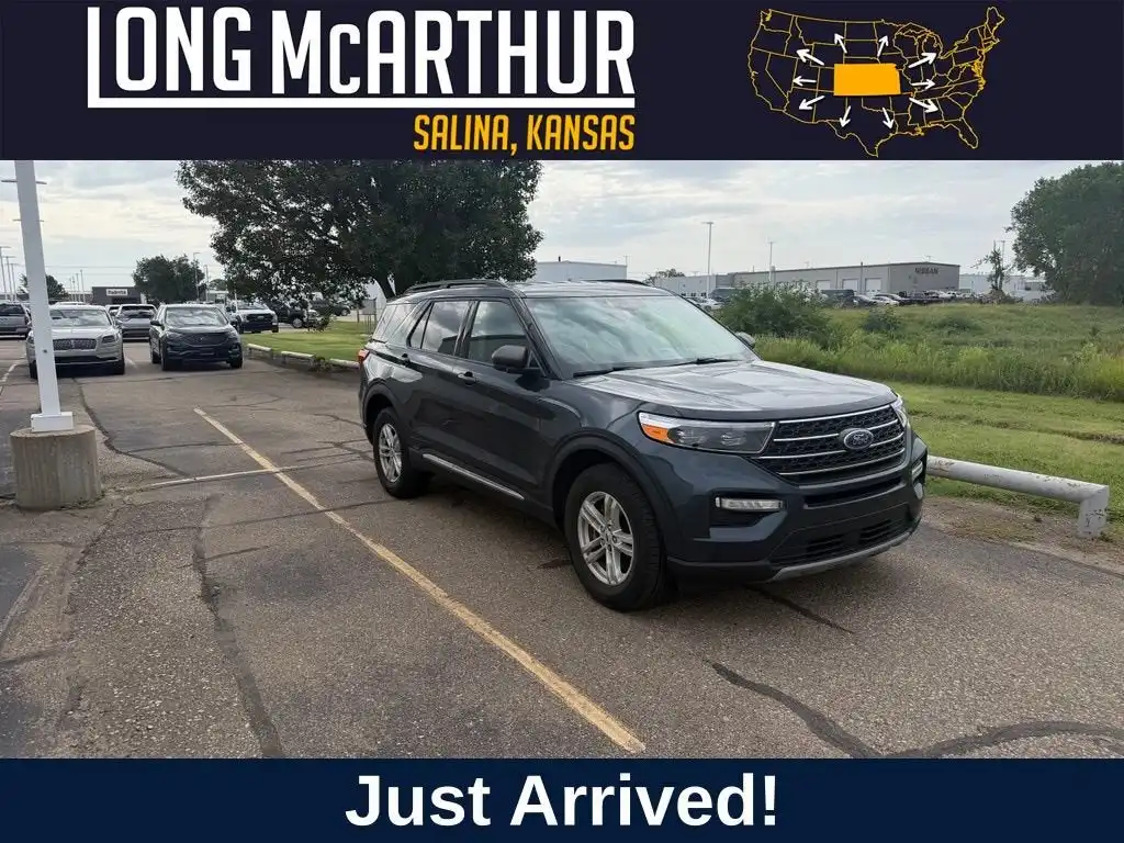 2023 Ford Explorer XLT 4WD's photo