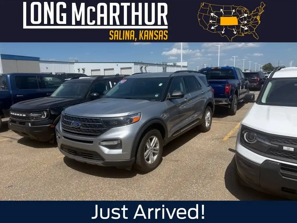 2023 Ford Explorer XLT 4WD's photo