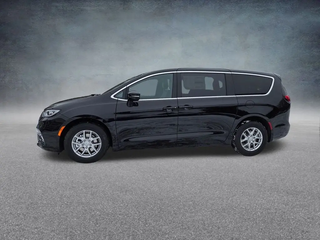2026 Chrysler Pacifica Select photo 5