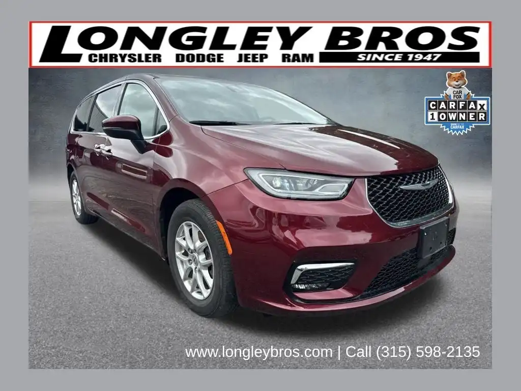 2023 Chrysler Pacifica Touring L's photo
