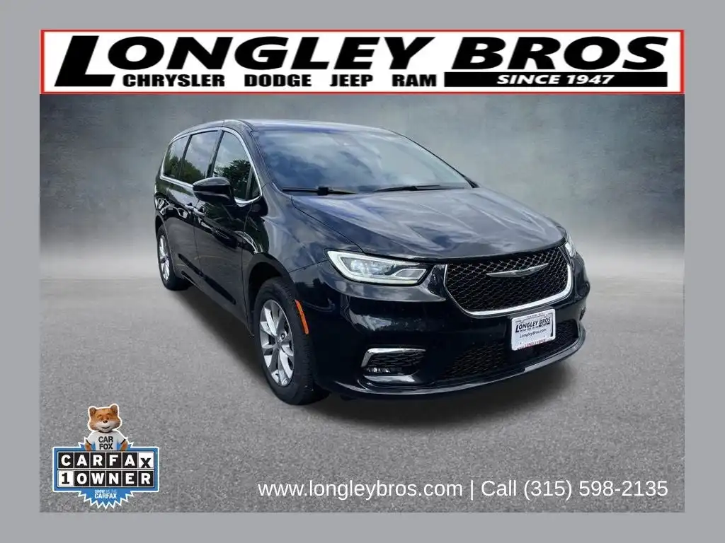 2023 Chrysler Pacifica Touring L AWD's photo