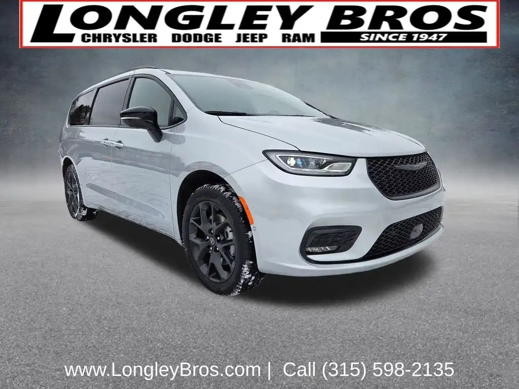 2026 Chrysler Pacifica Limited AWD's photo