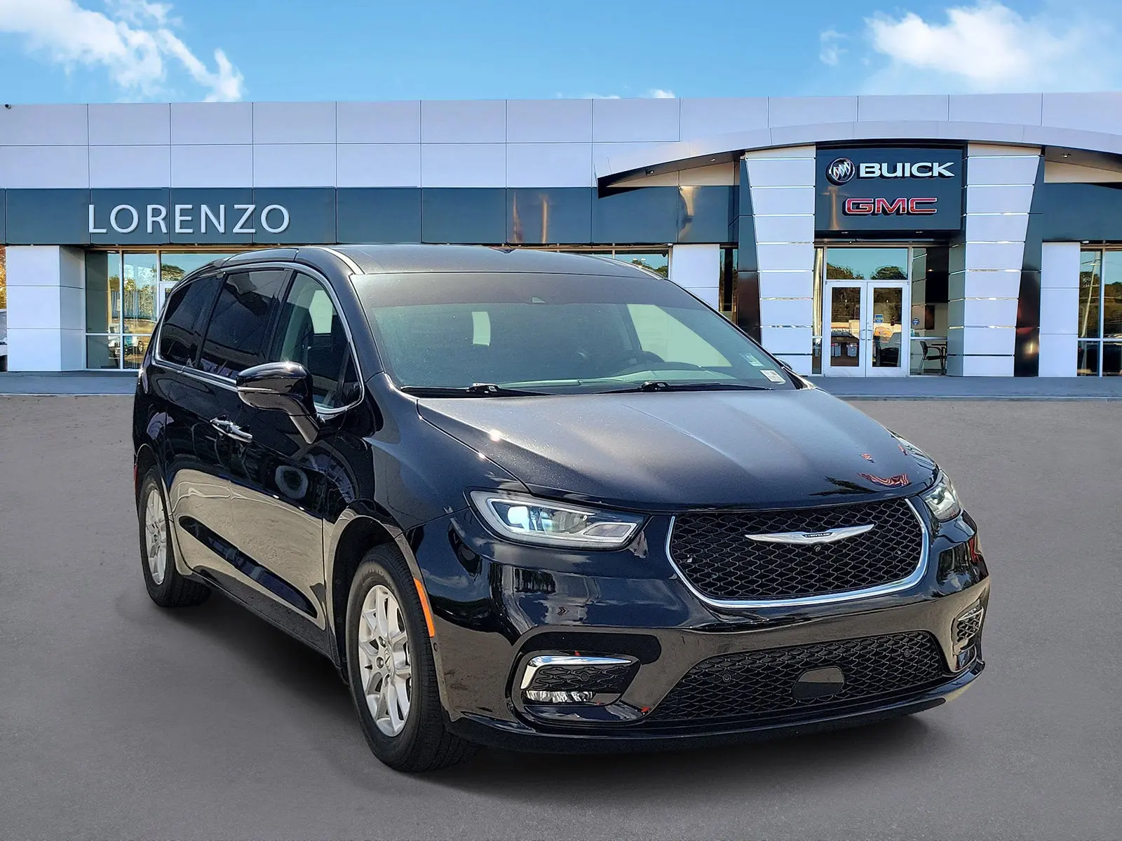 2024 Chrysler Pacifica Touring L photo 3