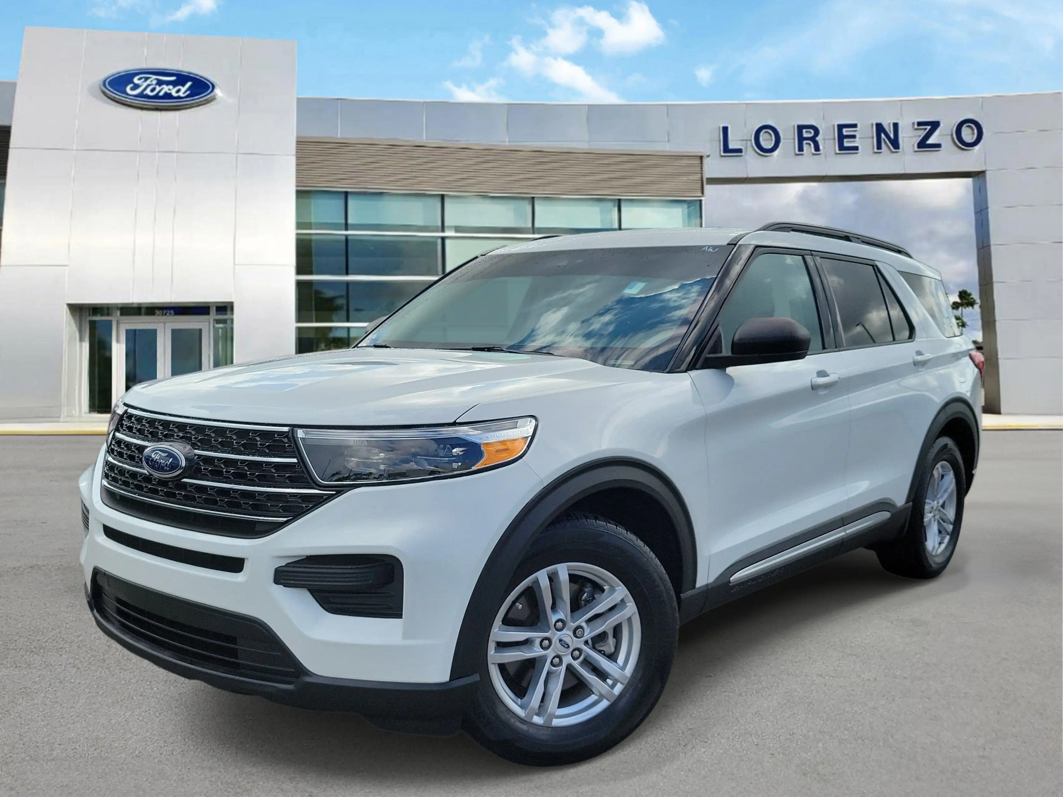 2024 Ford Explorer XLT RWD's photo