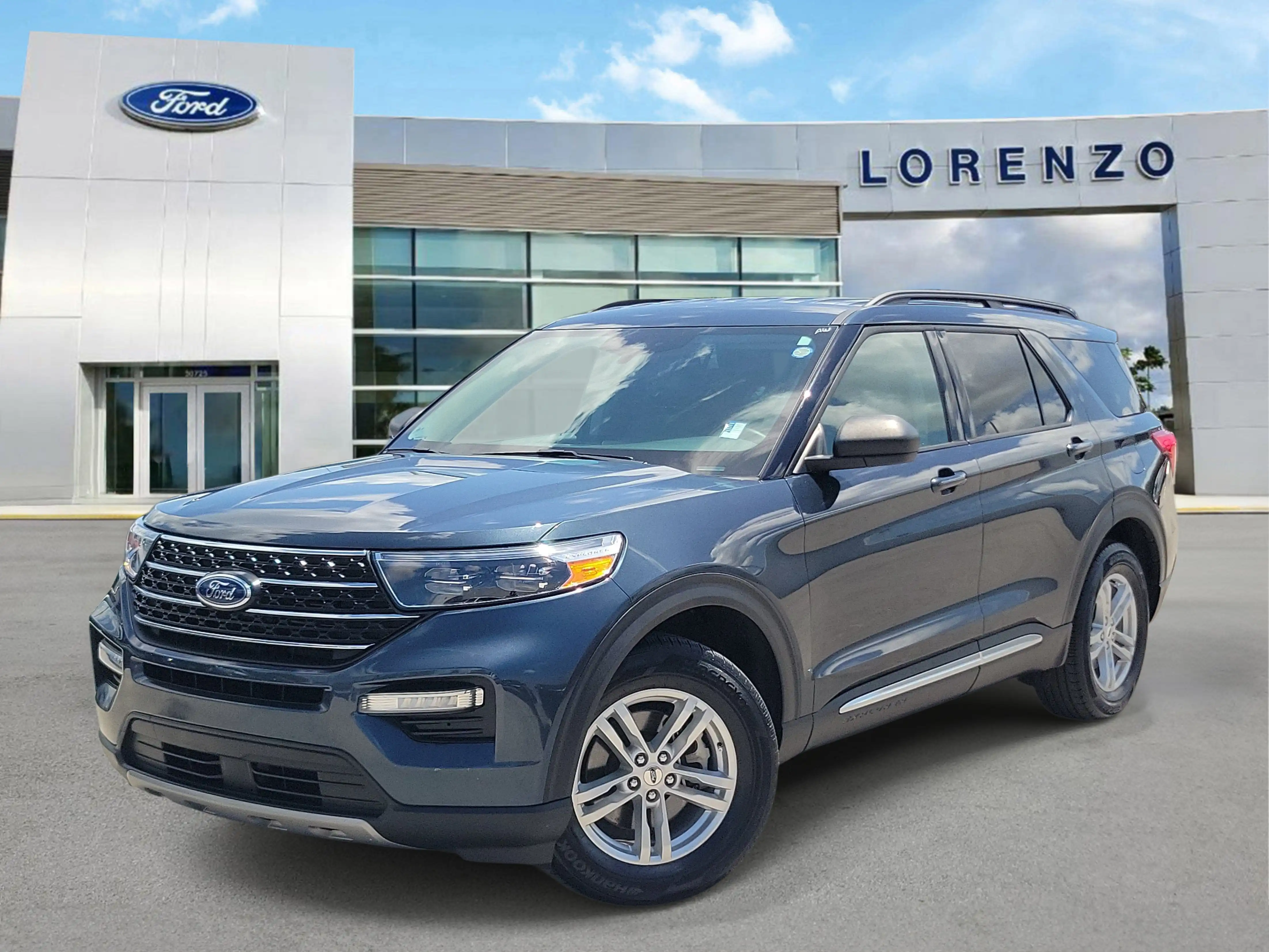 2023 Ford Explorer XLT RWD's photo