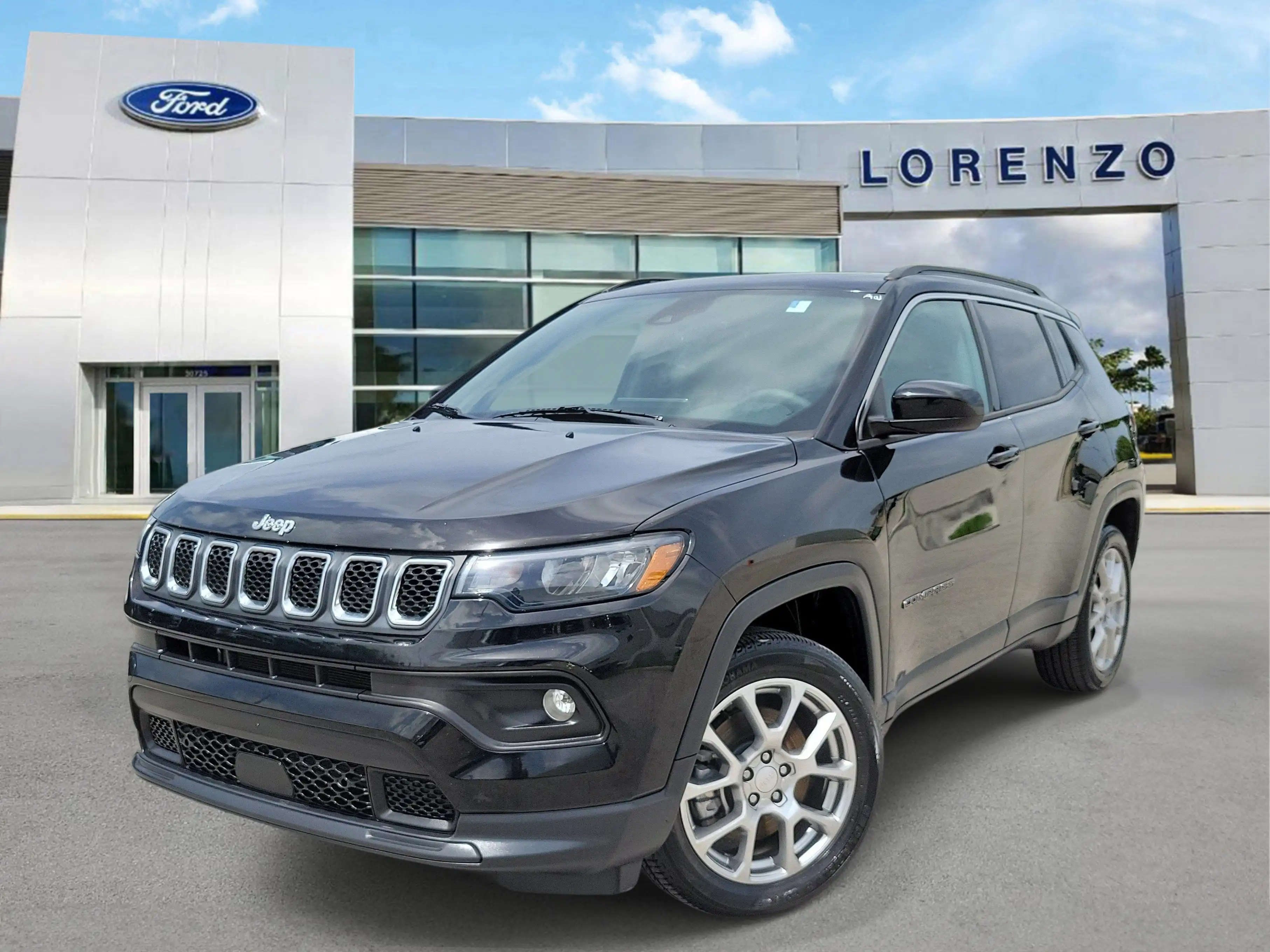 2023 Jeep Compass Latitude Lux 4X4's photo