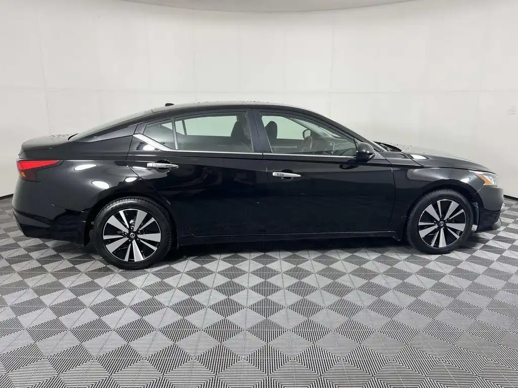 2022 Nissan Altima 2.5 SV's photo