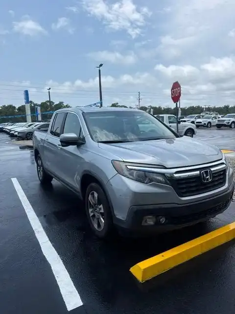 2019 Honda Ridgeline RTL-T's photo