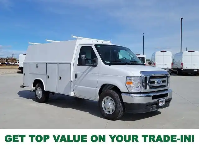 2025 Ford E-Series SRW E-350 Super Duty 138 in WB's photo