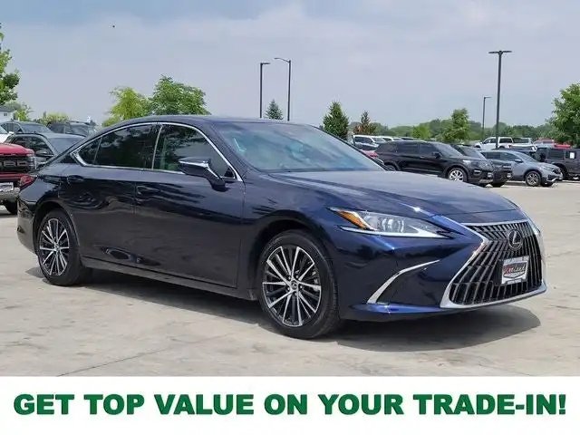 2025 Lexus ES 300h 300h's photo