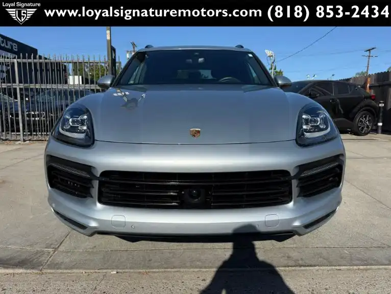 2021 Porsche Cayenne Base's photo