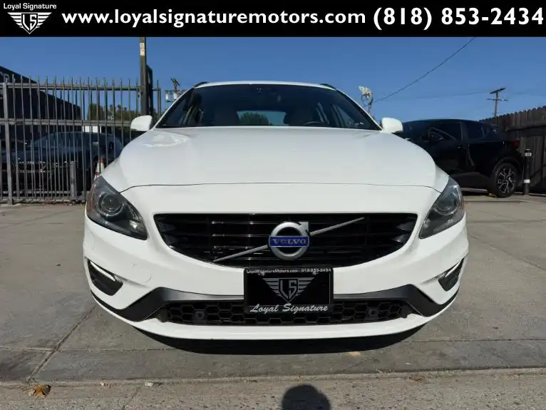 2017 Volvo V60 T5 FWD Dynamic's photo
